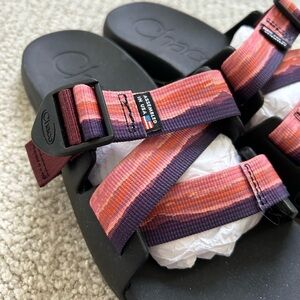 NWT Chacos Chillos Slides